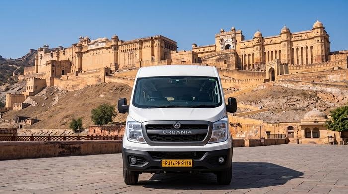 Force Urbania parked outside Amer Fort in Jaipur for local sightseeing