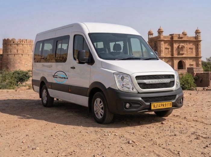 Force Urbania parked near a Rajasthan fort on the way to Jaisalmer